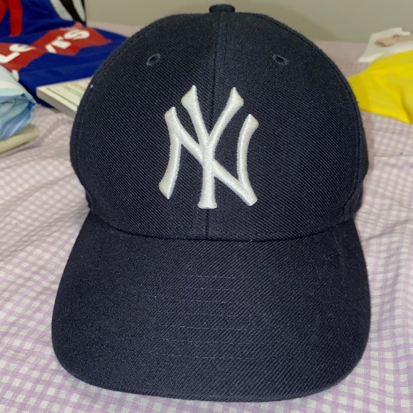 New York Yankees Hat Navy Blue - Picture 2 of 2